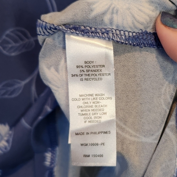 41 Hawthorn Sleeveless V-Neck Blue/White Floral Small Petite - Picture 7 of 8